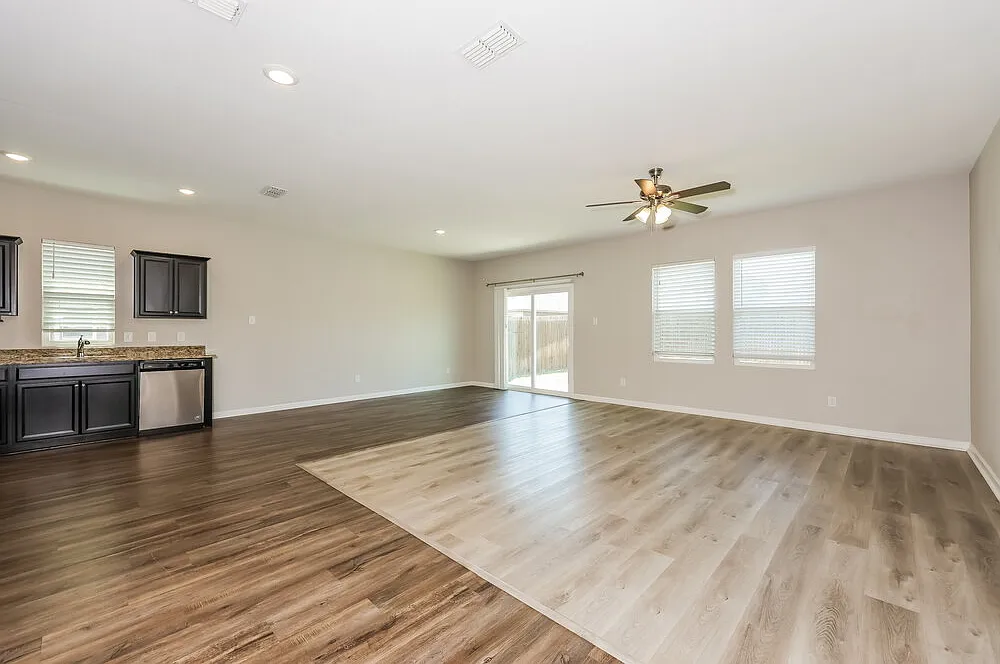 3 bed, 2.0 bath, 1589 sqft, $1,925 — Photo 4