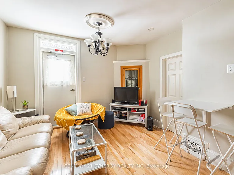 229 Charlotte St #2 — Photo 3