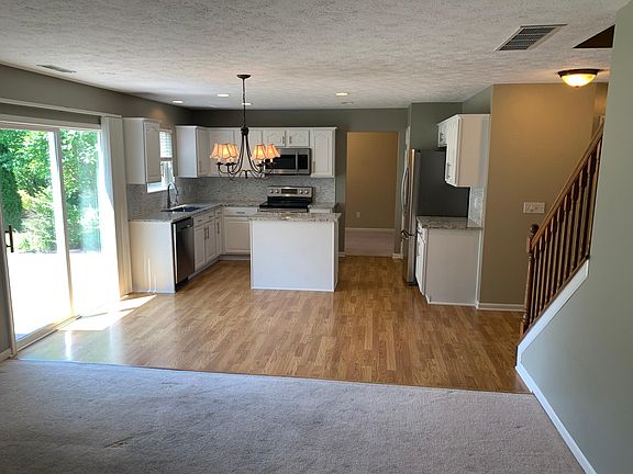 3rd image of 6511 Kingsbury Way