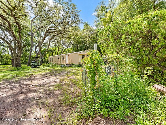 3rd image of 122 Arkays Ave