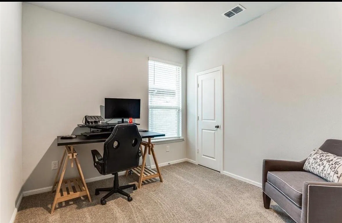 4 bed, 1657 sqft, $2,500 — Photo 3