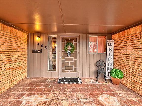 2nd image of 408 SW 64th Pl