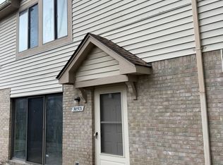 38571 Wellington Dr, Clinton Township, MI 48036