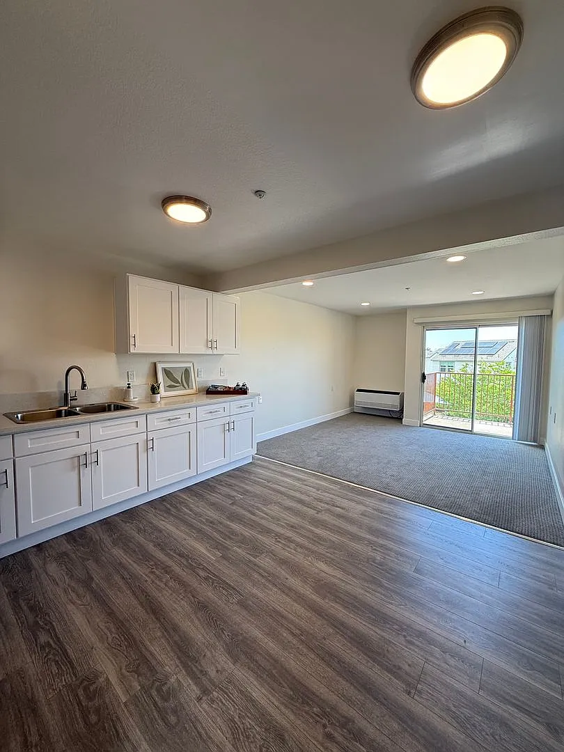 Hawaiian Terrace Senior Apartments — Photo 3