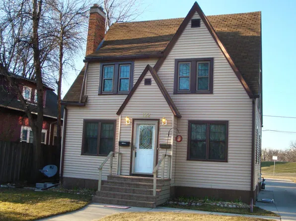 122 Conklin Ave, Grand Forks, ND 58203