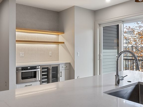 5th image of 59 Spear St #402
