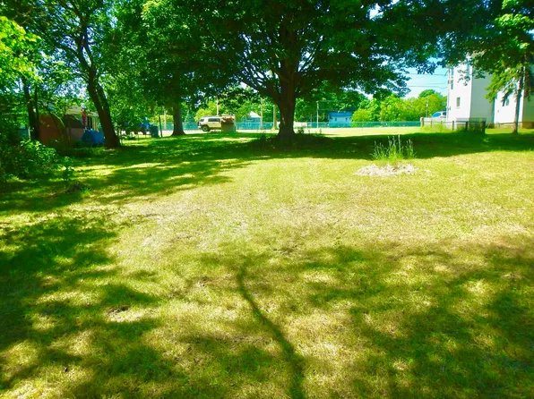 302 Paw Paw St, Decatur, MI 49045