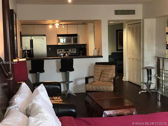 3rd image of 834 Ocean Dr #506
