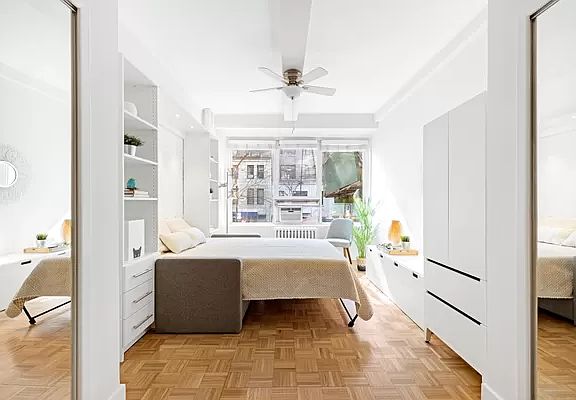 5th image of 118 W 72nd St APT 102
