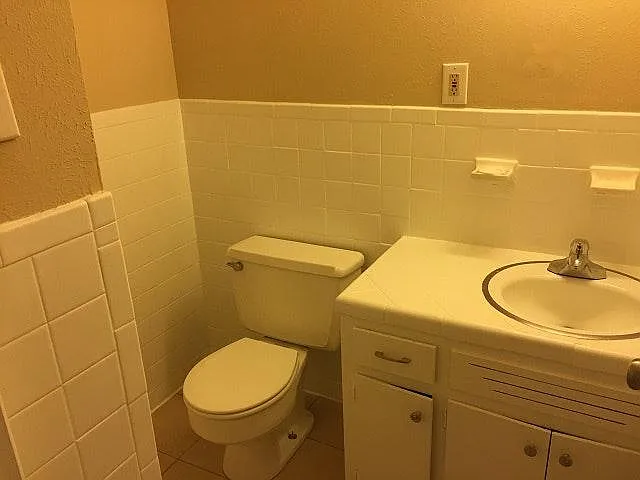2100 Kavanaugh Boulevard — Photo 4
