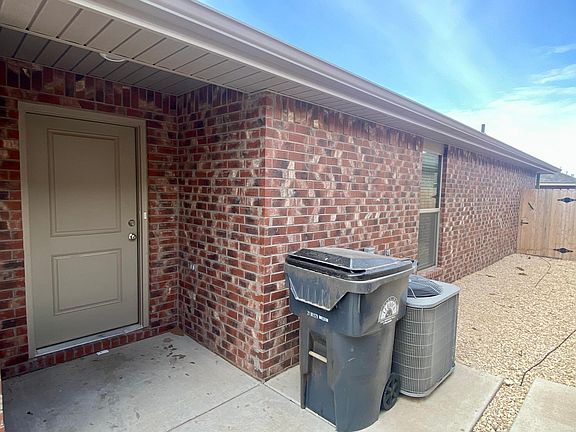 3rd image of 2113 N Avenue J #A