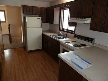 5th image of 414 8th Ave N