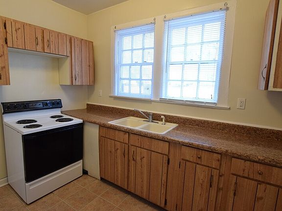 3rd image of 410 E 14th St APT 103