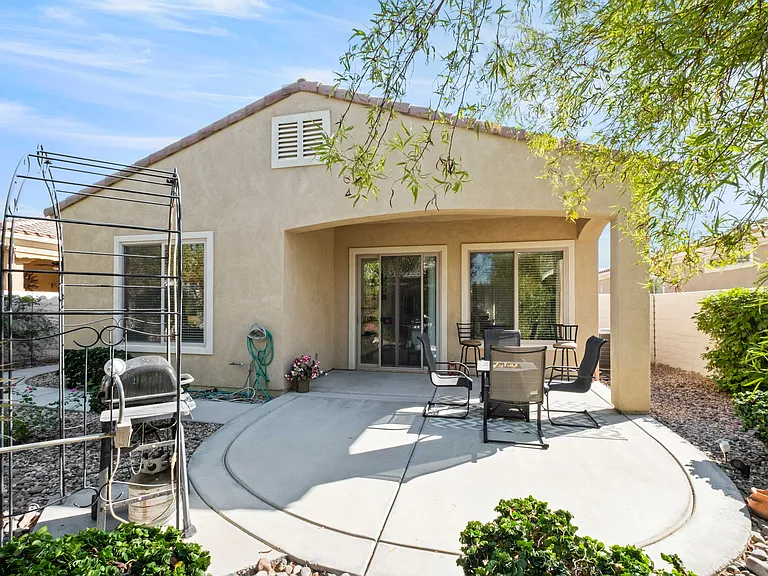 80528 Avenida San Fernando — Photo 25