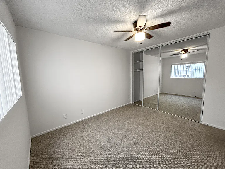 1246 Wellesley Ave #10 — Photo 14