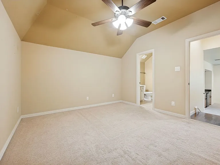 4046 E Hill Dr — Photo 21