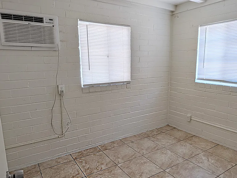 Second room with its own a/c