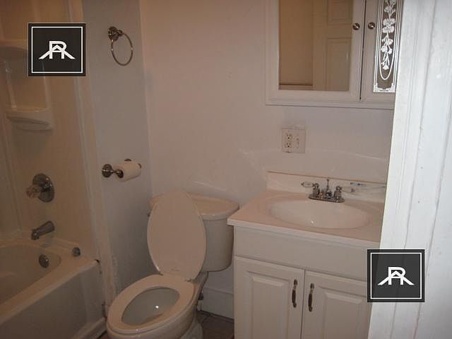 2nd image of 63 Egmont St APT 6