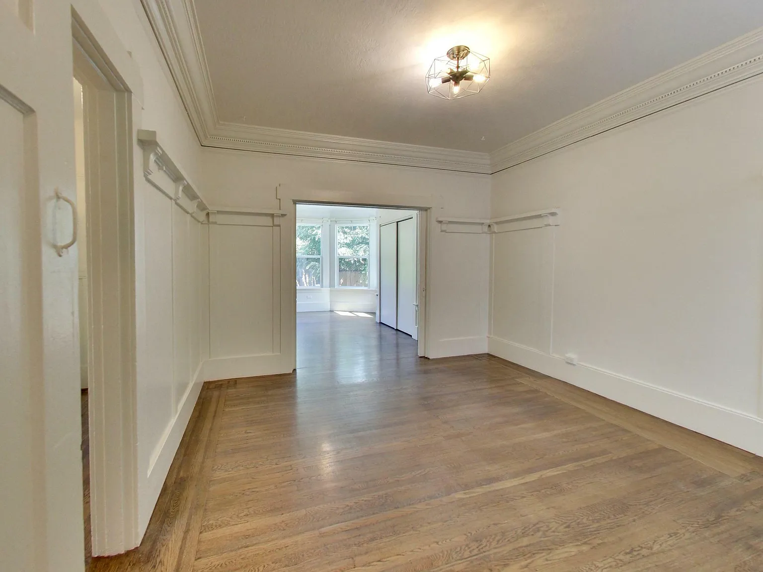 2 bed, 1.5 bath, 955 sqft, $7,295 — Photo 3