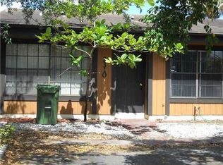 2310 Oak Ct, Pembroke Pines, FL 33026