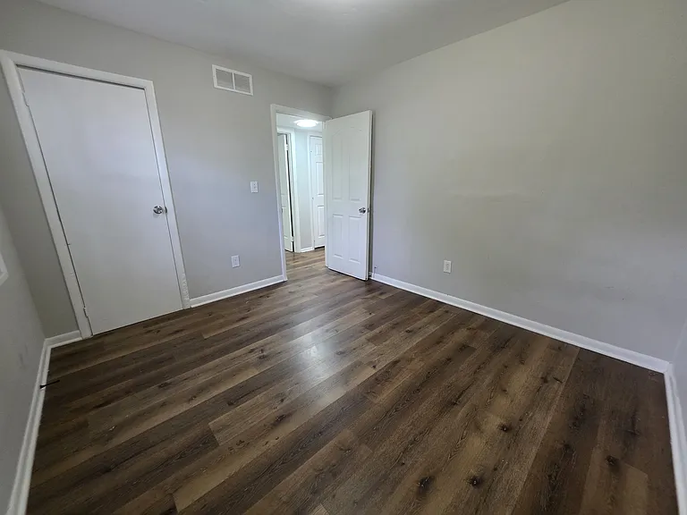 2404 Velma Ave — Photo 13