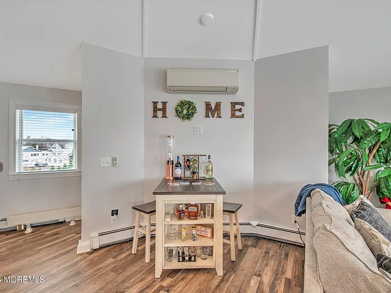 424 E Longport Ave — Photo 10