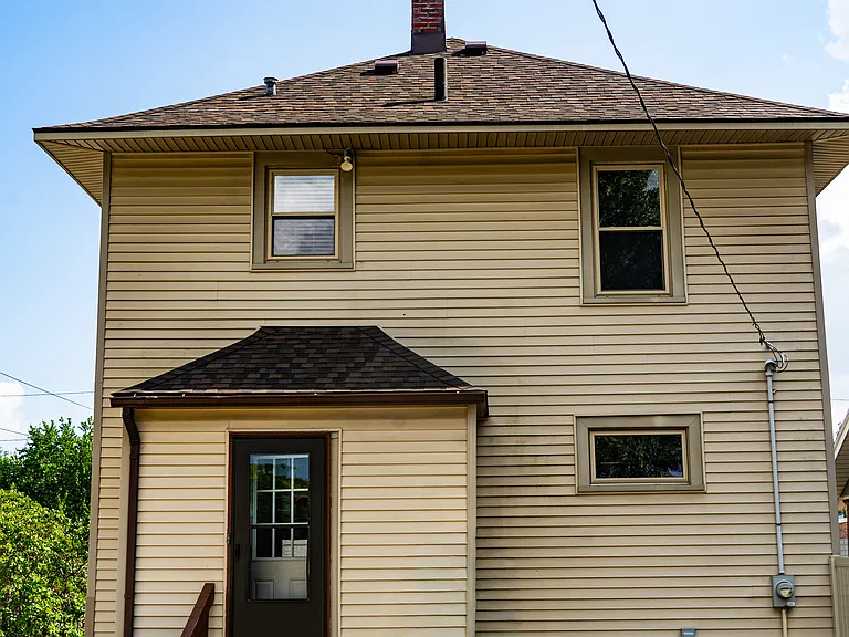 321 Ann St NE — Photo 3