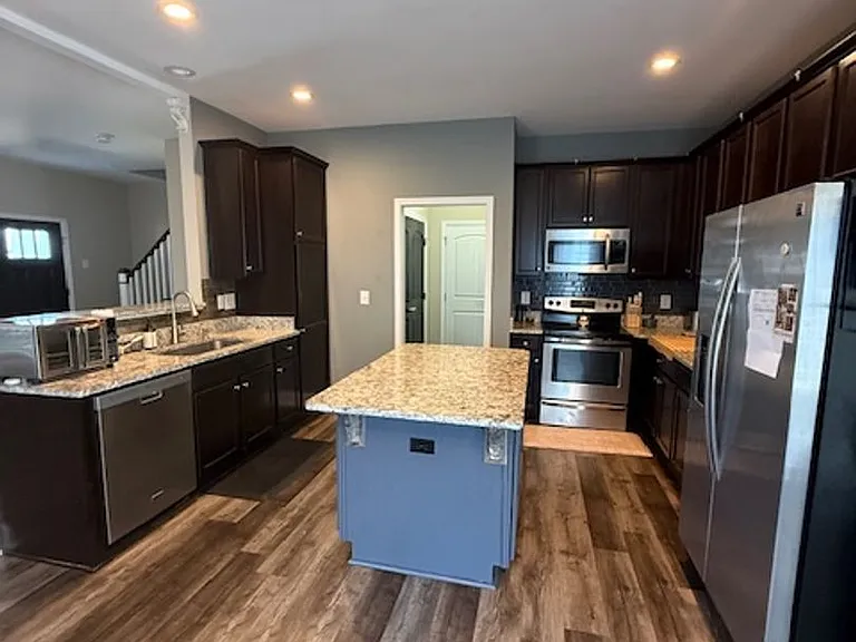 109 Lincolnton Ct — Photo 8
