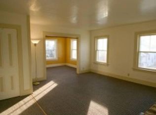 746 Central St FL 2ND, Oshkosh, WI 54901