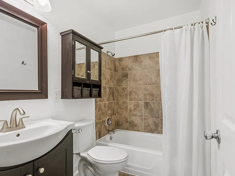 7459 Williams Ave — Photo 8