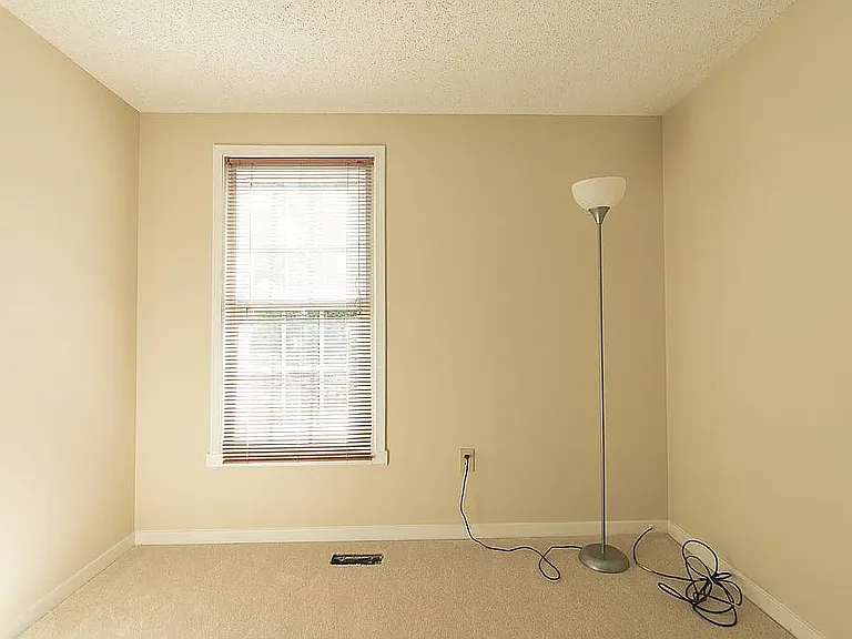 202 Lily Ct — Photo 11