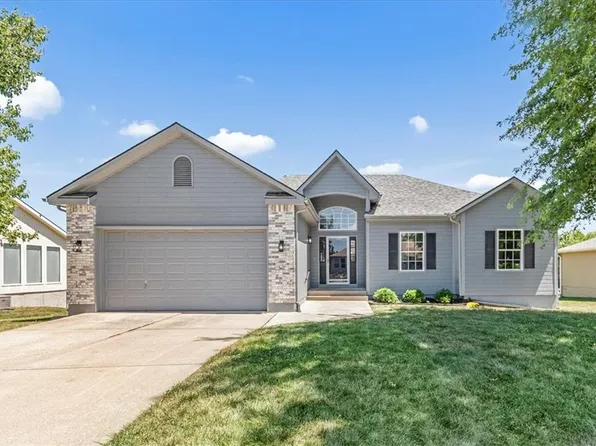 709 SW Graystone Dr, Grain Valley, MO 64029