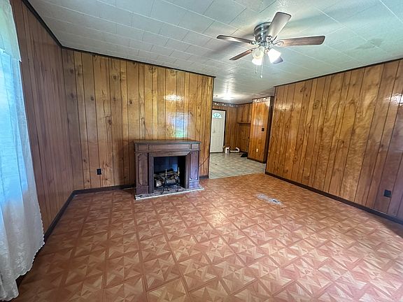3rd image of 709 W Parker St