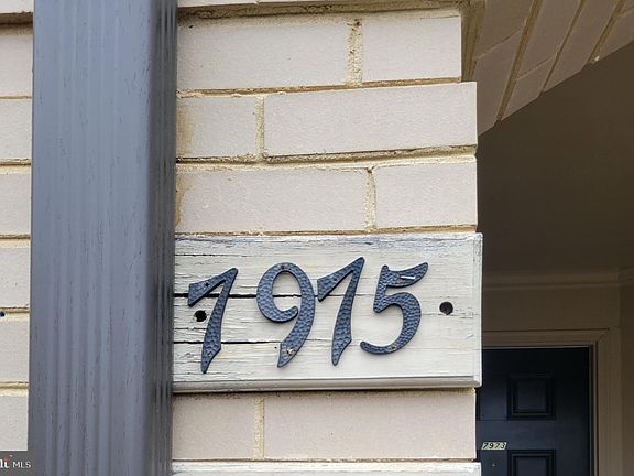 2nd image of 7975 Crescent Park Dr