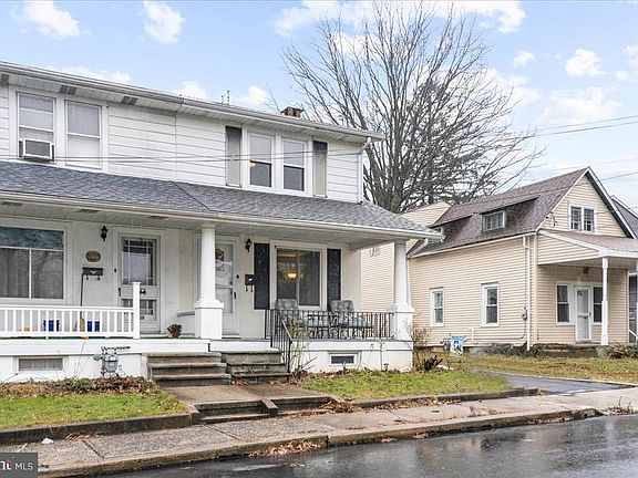 2nd image of 114 Oak Ln