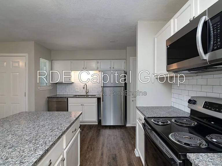 8045 W Elizabeth Ln #222 — Photo 8