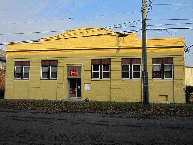 1st image of 453 E Clinton St