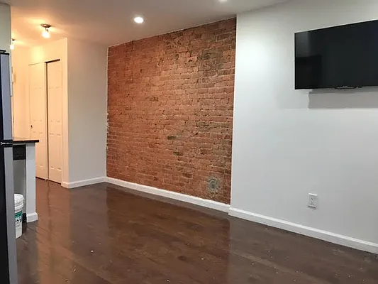 Rented by Reliance Realty Partners LLC  | media 6