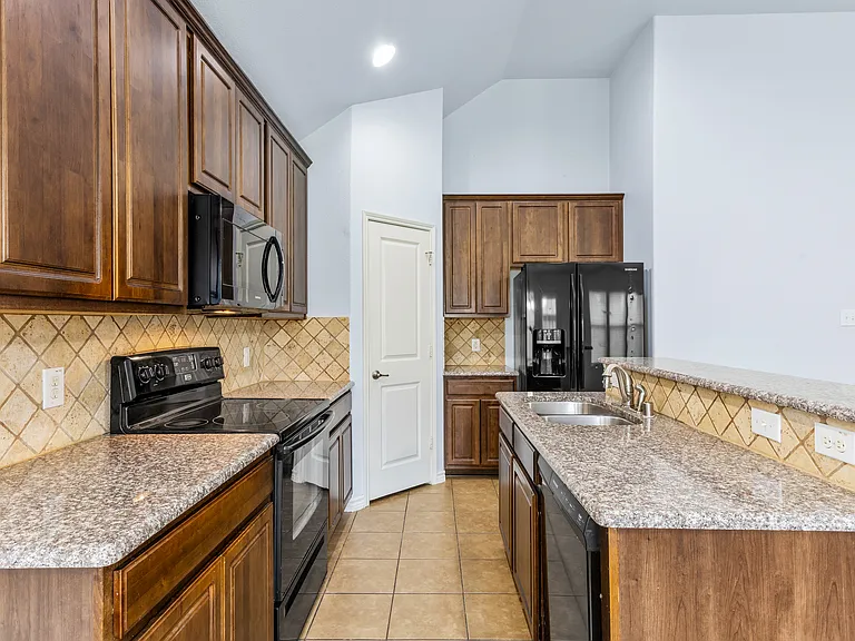 11901 Summer Springs Dr — Photo 13