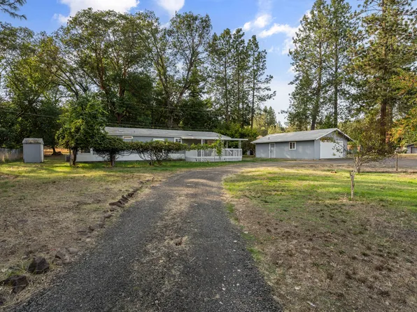 205 Madrone Ln, Shady Cove, OR 97539