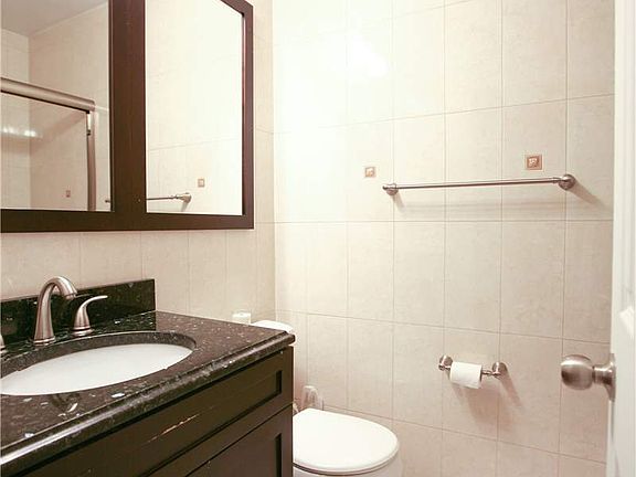 4th image of 24235 Oak Park Dr #B