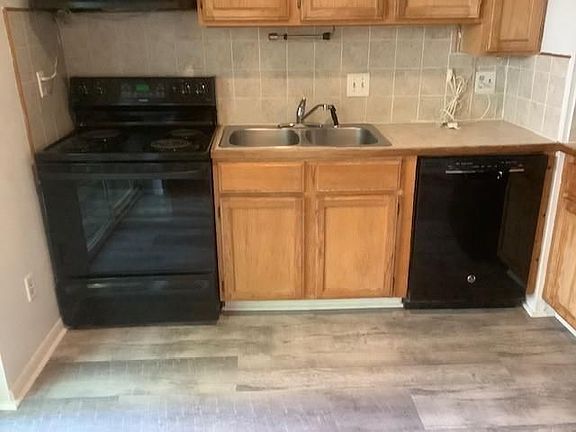 5th image of 518 Hawthorne St APT 2