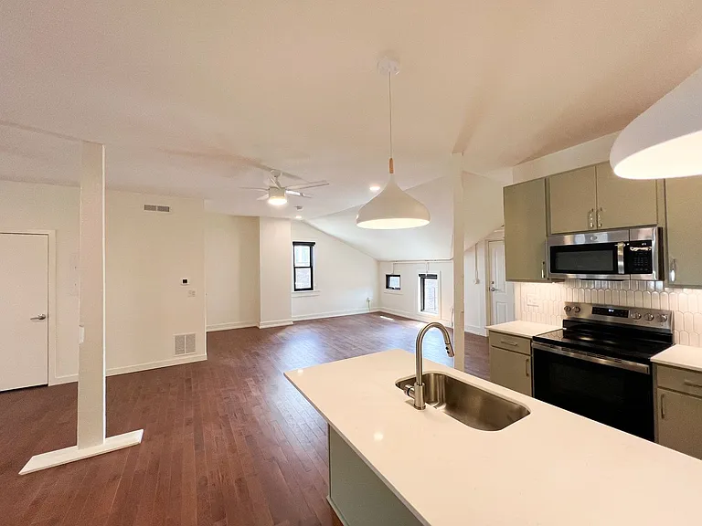 1425 Main Street — Photo 6