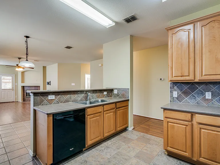 4214 Carrington Dr — Photo 4