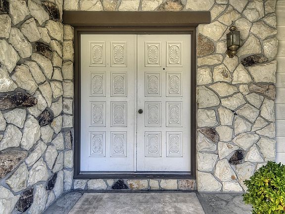2nd image of 12120 Ingrid Ct