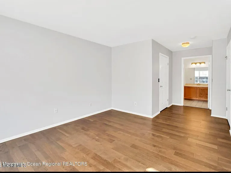 315 Love Ln — Photo 11