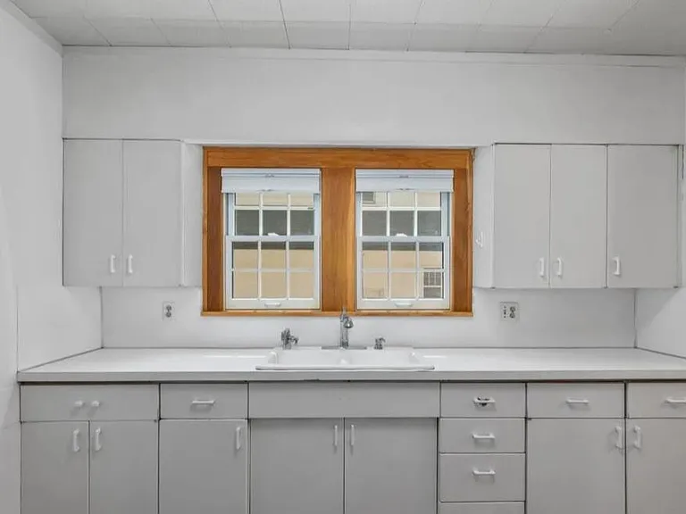 957 Maxwell Ave SE — Photo 9