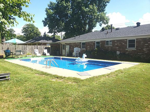 4th image of 283 Bonnycastle Ave