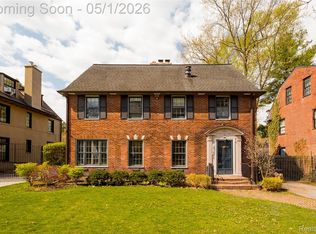 2929 Burns St, Detroit, MI 48214