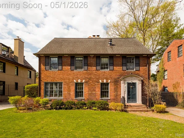 2929 Burns St, Detroit, MI 48214